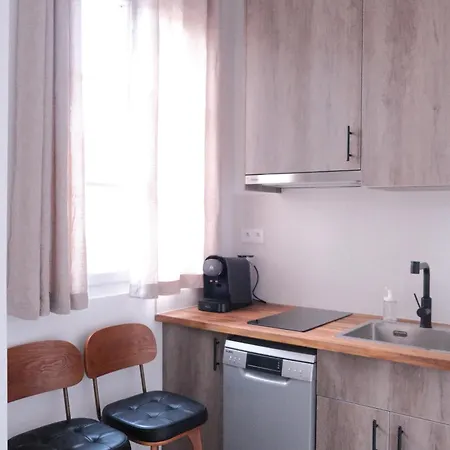 Sejour Chic Et Cosy Au Coeur De Versailles